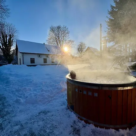 Za Lipa アパート *